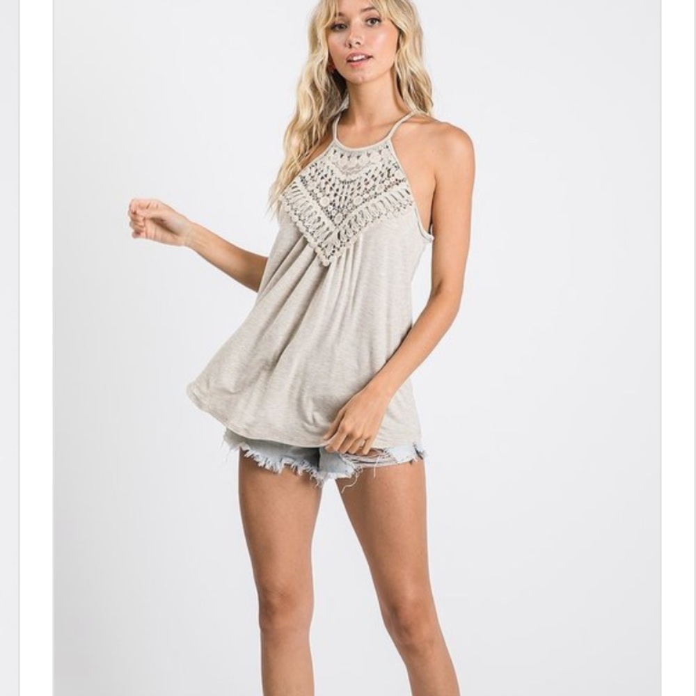 ❌SOLD OUT❌🔆CROCHET LACE DETAIL KEYHOLE TANK - Picture 4 of 4